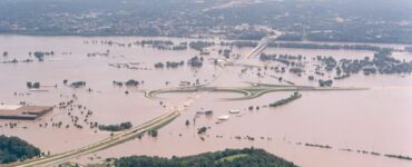 Foto del giorno: far straripare il Mississippi per tradire la moglie...