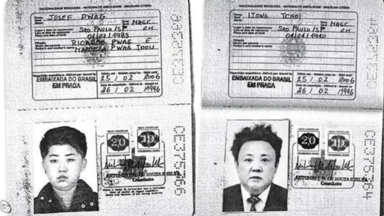 Foto del giorno: i leader nordcoreani e il loro falsi documenti