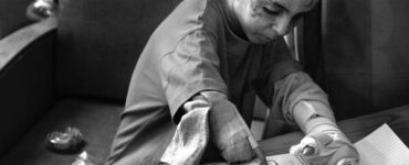 Foto del giorno: la forza di un bambino iracheno