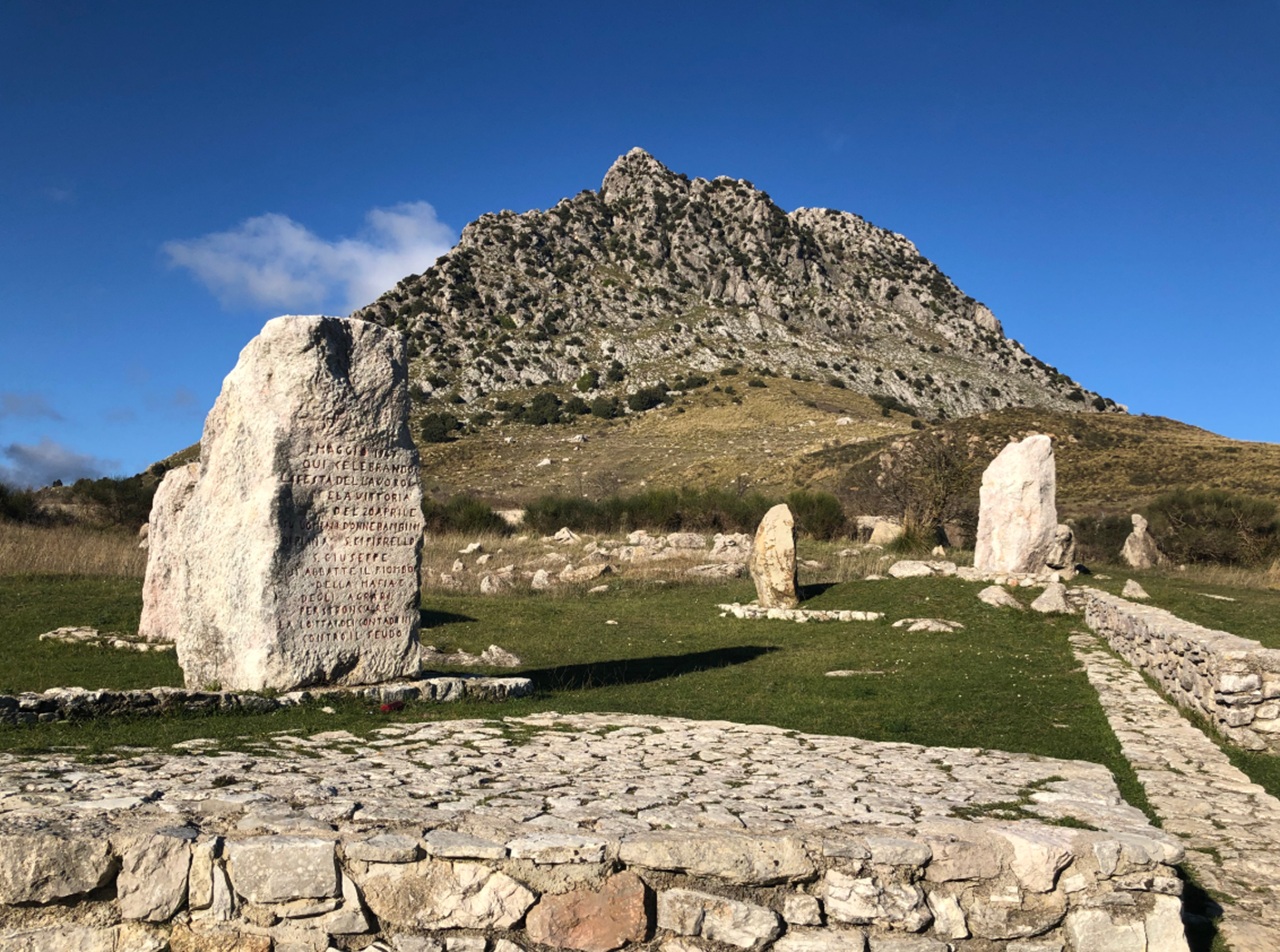 Portella della Ginestra memoriale