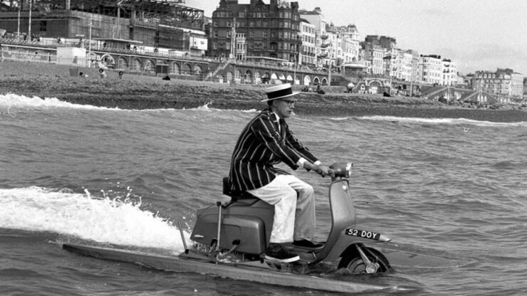 Foto del giorno: solcava i mari, ed era una Lambretta