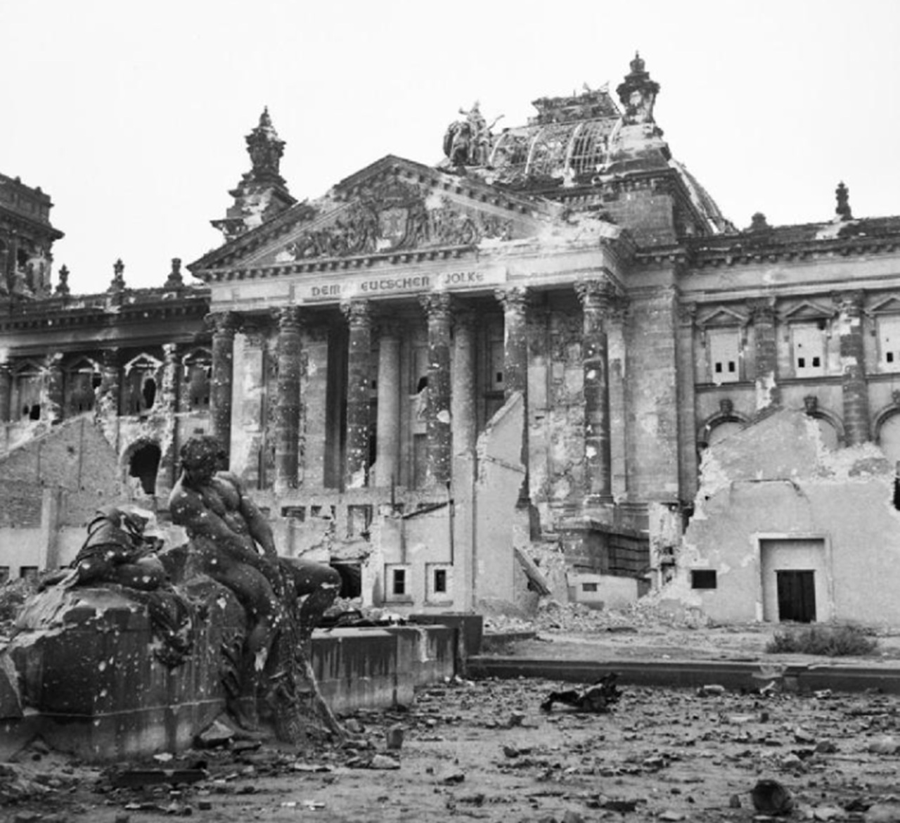 Reichstag dopo la battaglia di Berlino