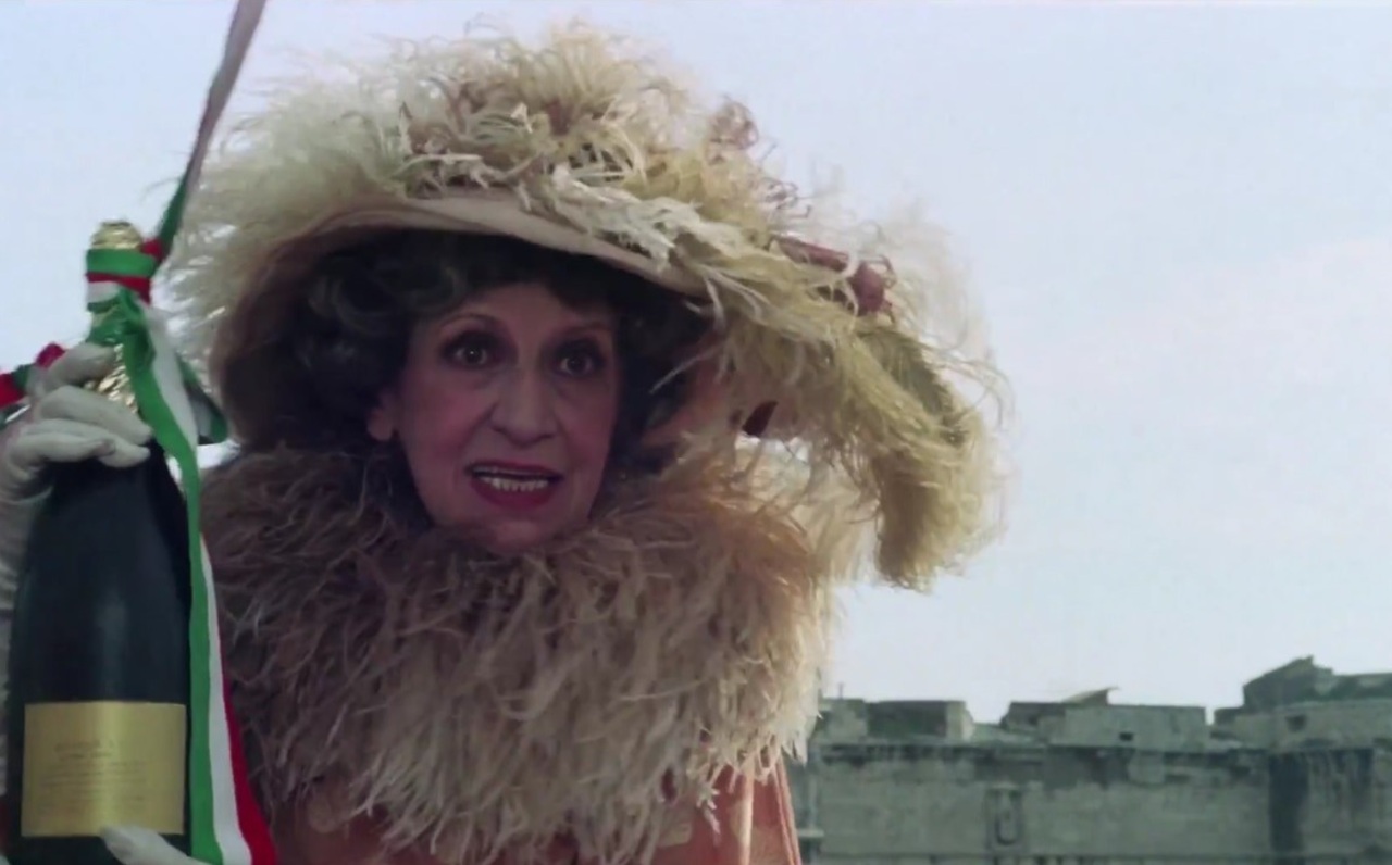 bottiglia di champagne varo nave Fantozzi