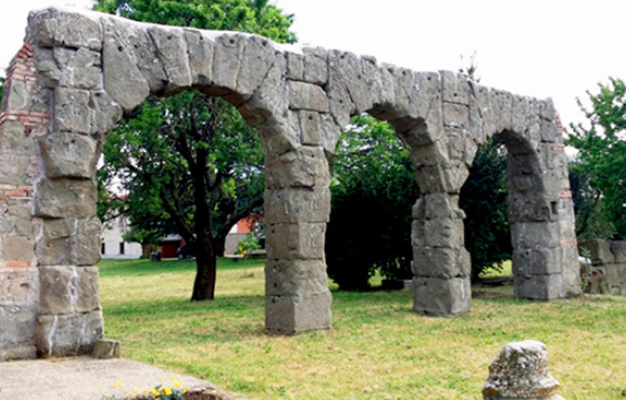 18 gennaio archi di Bovillae