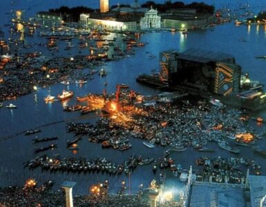 Foto del giorno: i Pink Floyd a Venezia, ma a che prezzo...