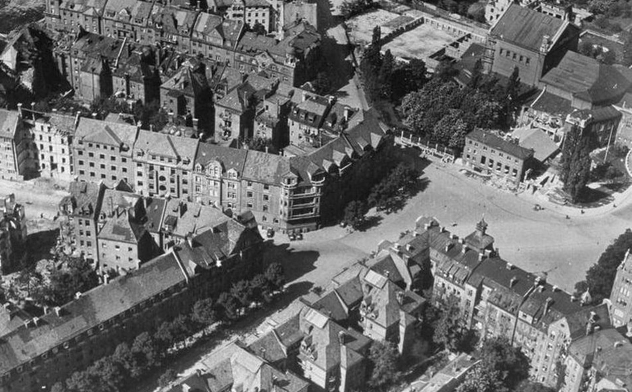 Lee Miller appartamento H.tler Monaco di Baviera