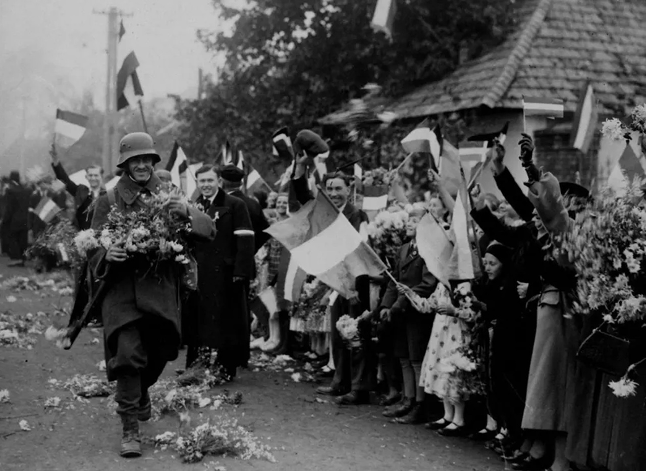 Miklós Horthy truppe ungheresi festeggiate