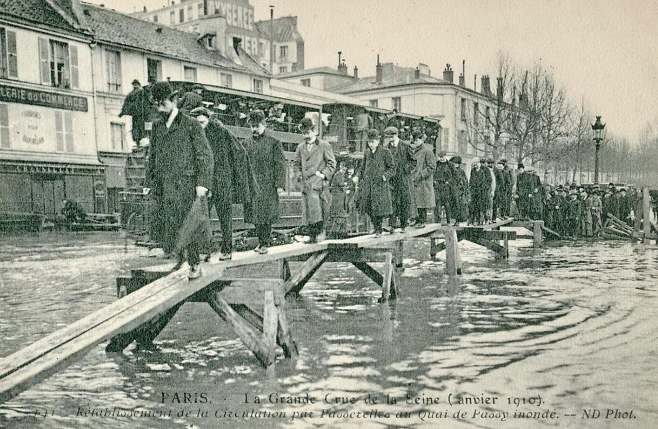 Parigi ponti per strada