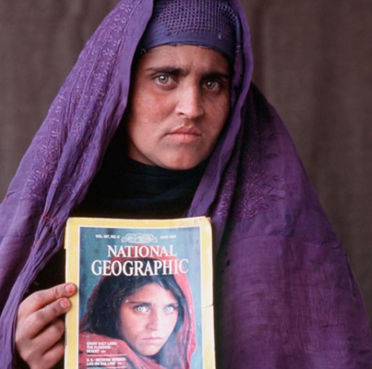 Ragazza afgana fotografia Sharbat 2002