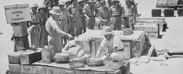 Foto del giorno: a lezione di cucina nel 1941