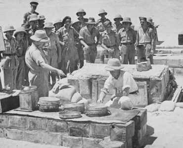Foto del giorno: a lezione di cucina nel 1941