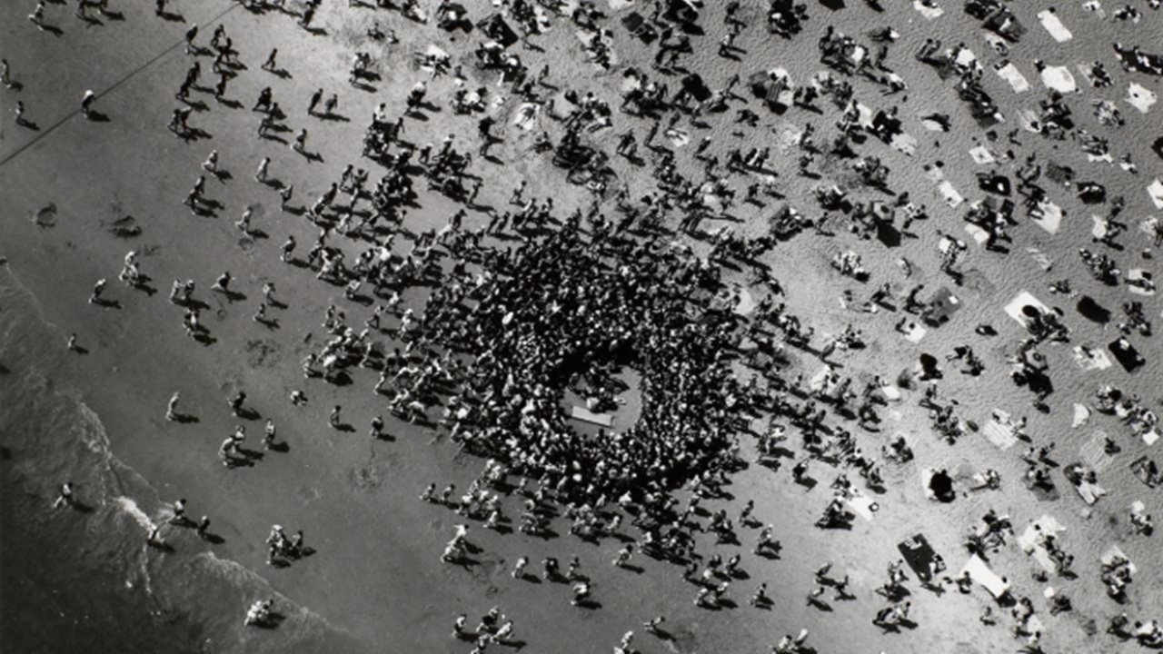 Foto del giorno: l'incidente sulla spiaggia di Coney Island
