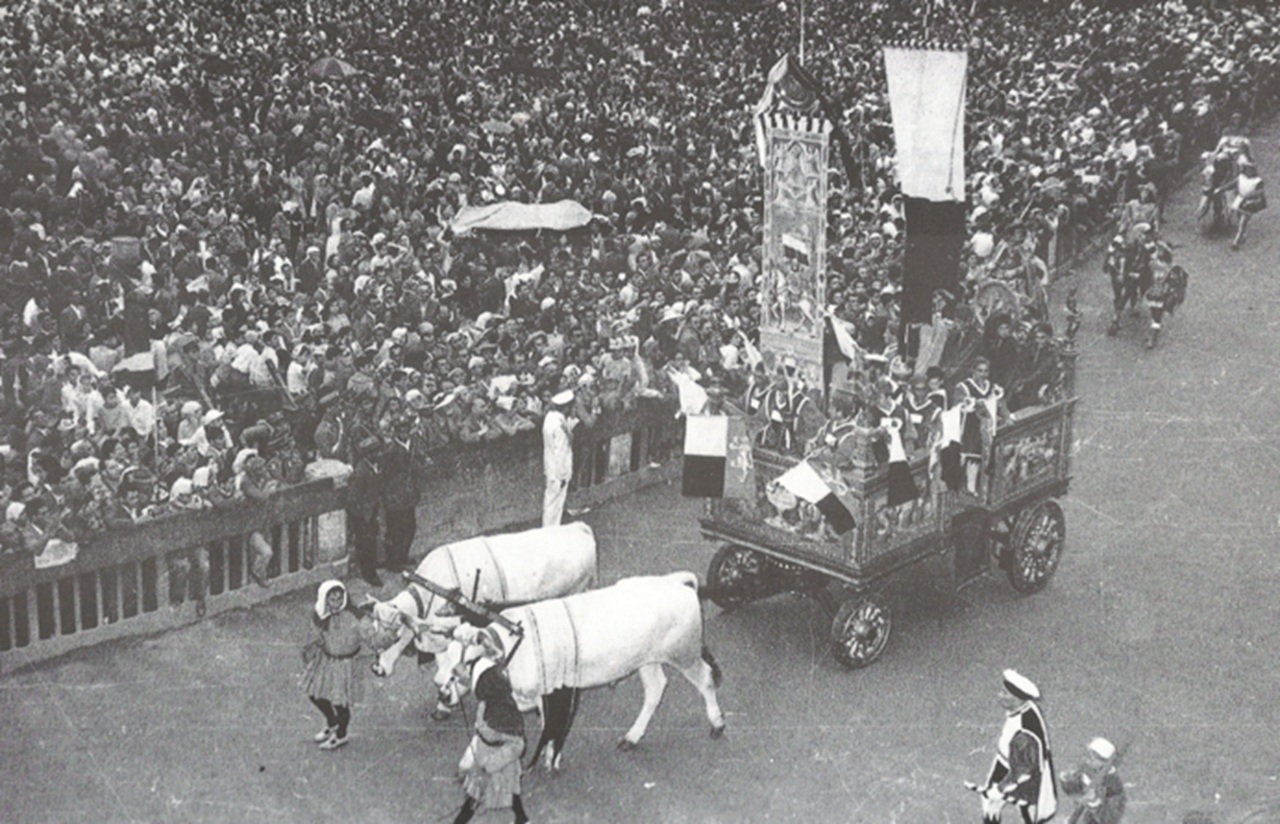 Carroccio Palio di Siena