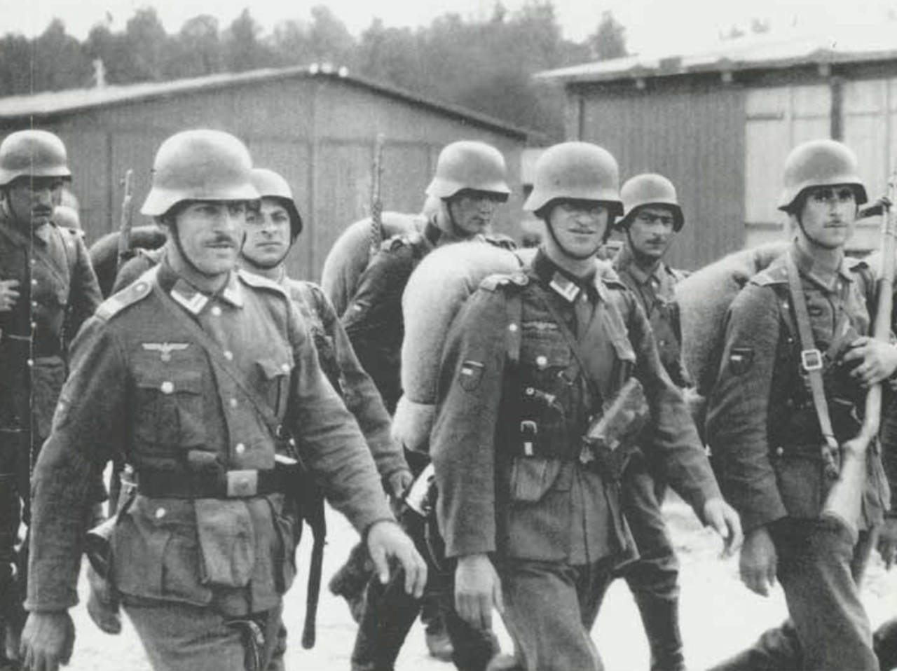 4 aprile foto soldati