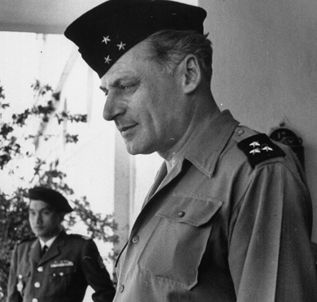 incidente aereo di Antibes generale francese