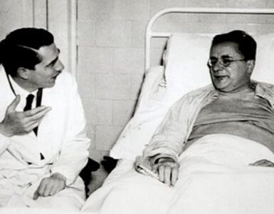 Foto del giorno: 4 pallottole per uccidere il Comunismo italiano