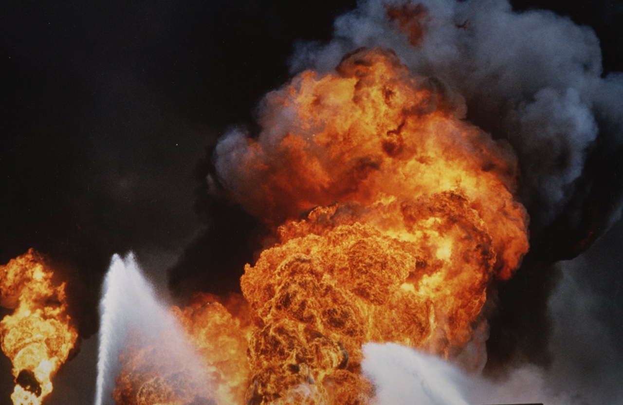 petrolio incendio pozzo