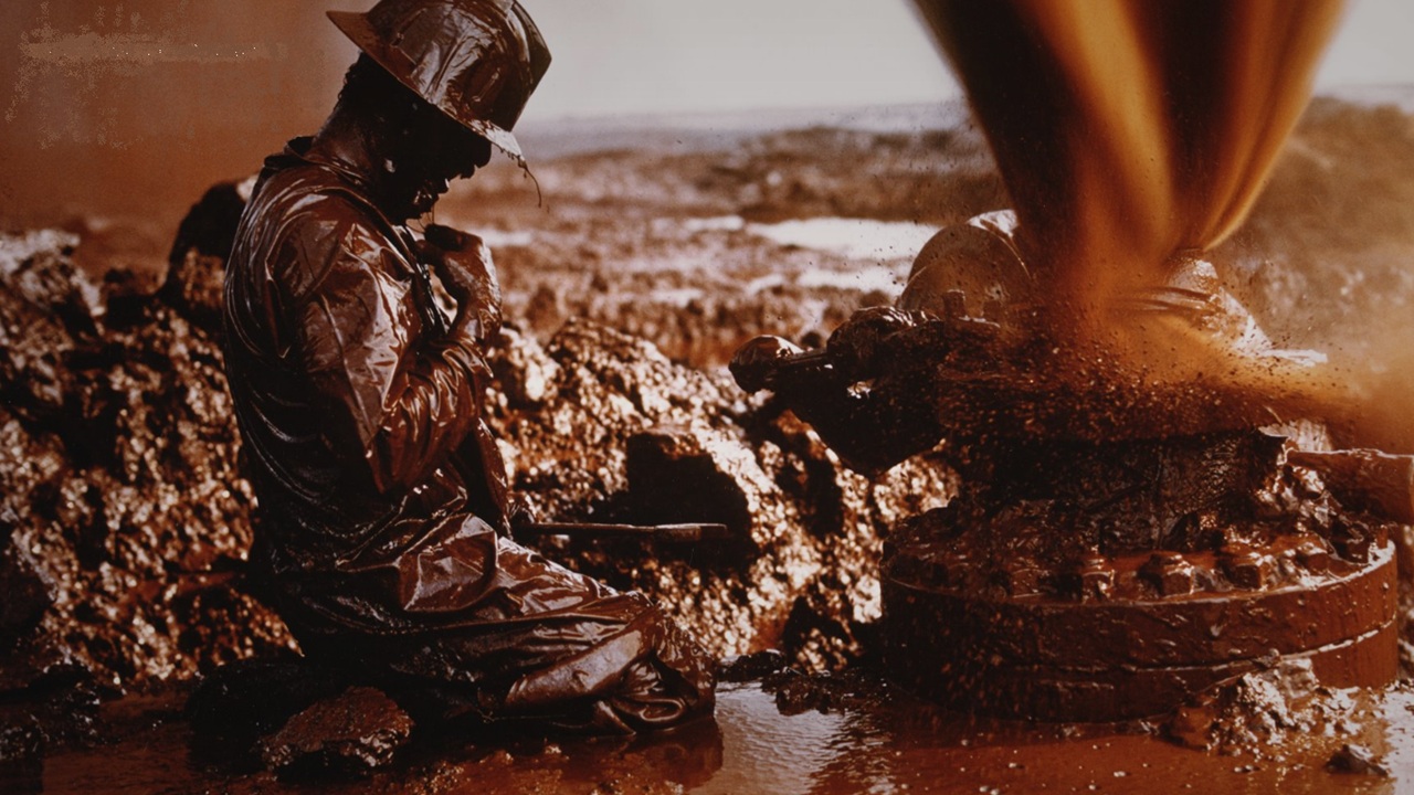 Foto del giorno: guerra e petrolio