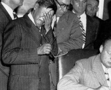 Foto del giorno: le lacrime di George Gillette e lo sfratto di 900 famiglie native americane