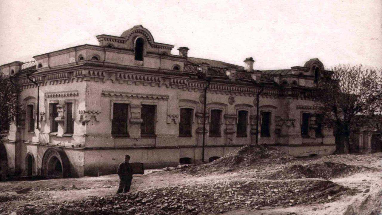 Un fiore (di troppo) per lo Zar, Casa Ipat'ev e il suo smantellamento